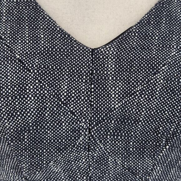 Banana Republic Italian Made Textured Fabric V-Neck Sheath Dress Gray, Size 0 - Picture 2 of 6
